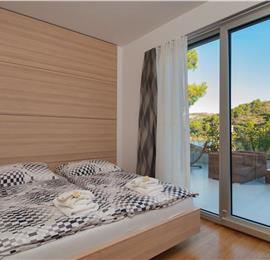 5 bedroom villa with heated infinity pool and sea views near Milna, Brac Island, sleeps 10